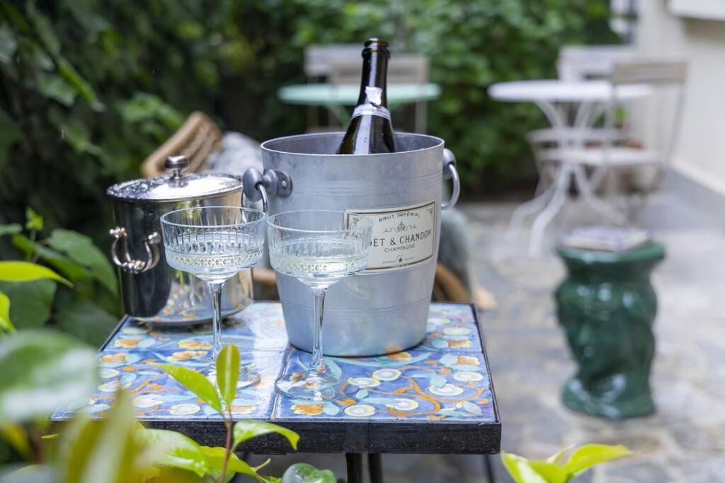 Luxury Bohemian Suite With Private Garden In Milano Exteriör bild