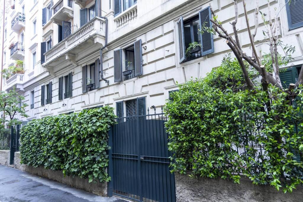 Luxury Bohemian Suite With Private Garden In Milano Exteriör bild