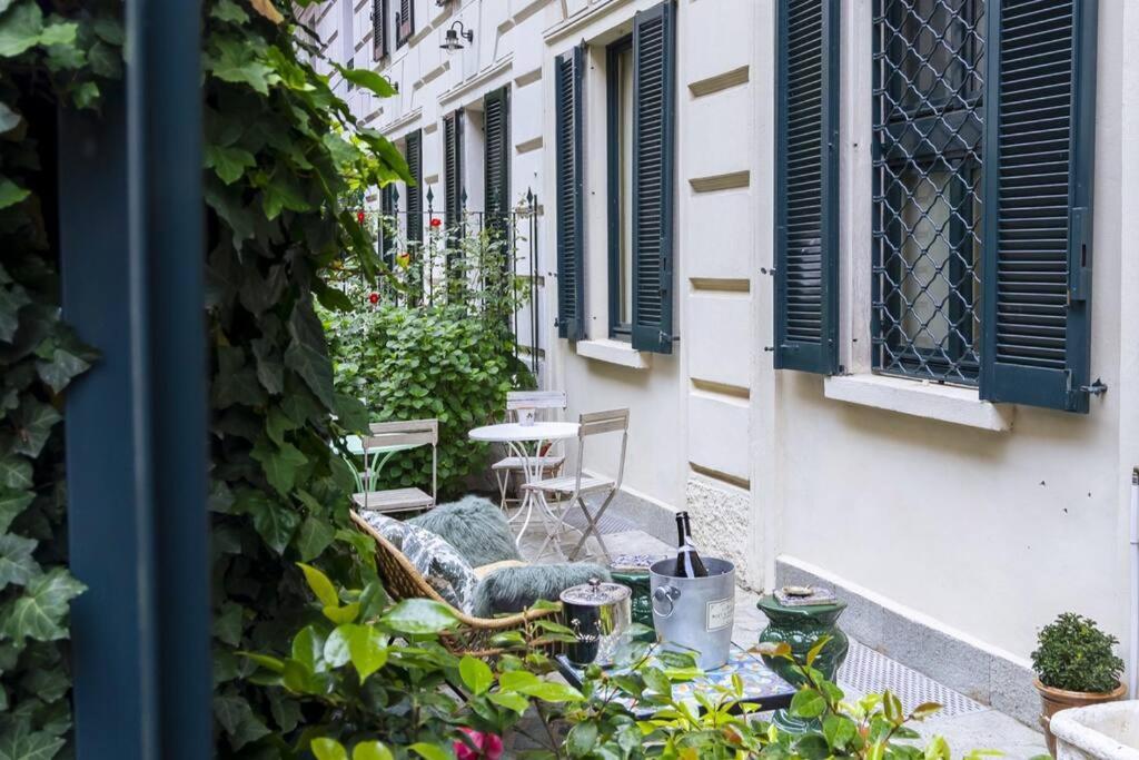 Luxury Bohemian Suite With Private Garden In Milano Exteriör bild