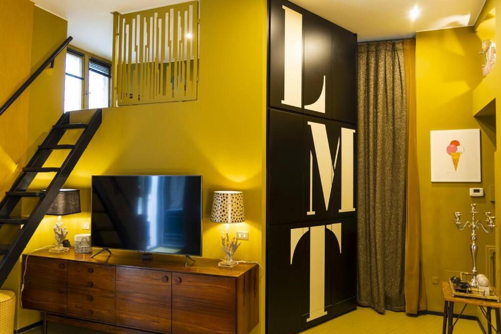 Luxury Bohemian Suite With Private Garden In Milano Exteriör bild