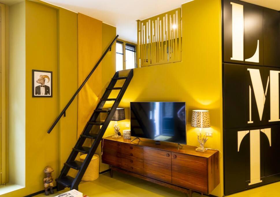 Luxury Bohemian Suite With Private Garden In Milano Exteriör bild