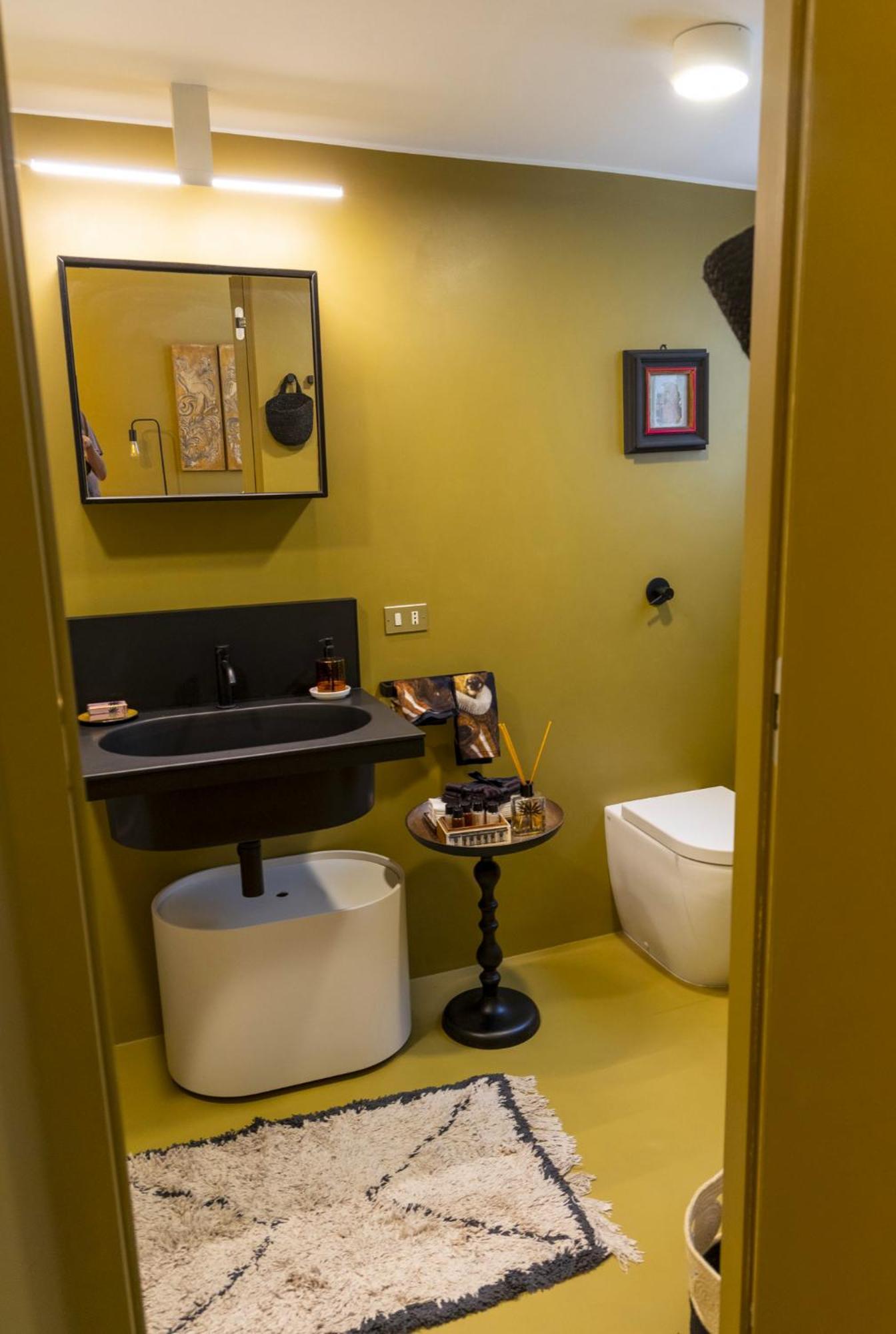 Luxury Bohemian Suite With Private Garden In Milano Exteriör bild